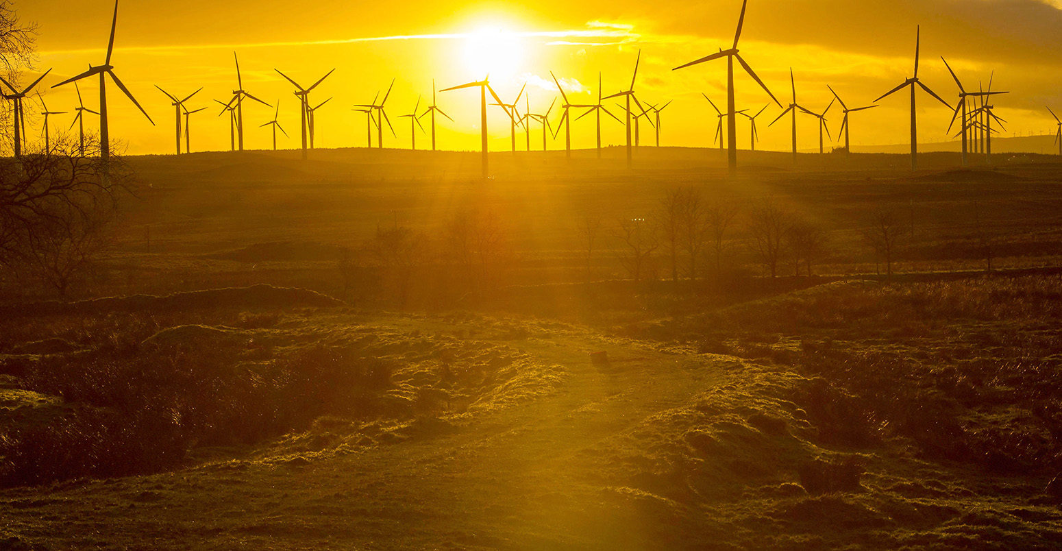 Black Law Wind Farm, Scotland, UK. Credit: Ian Rutherford / Alamy Stock Photo. FF4HF2